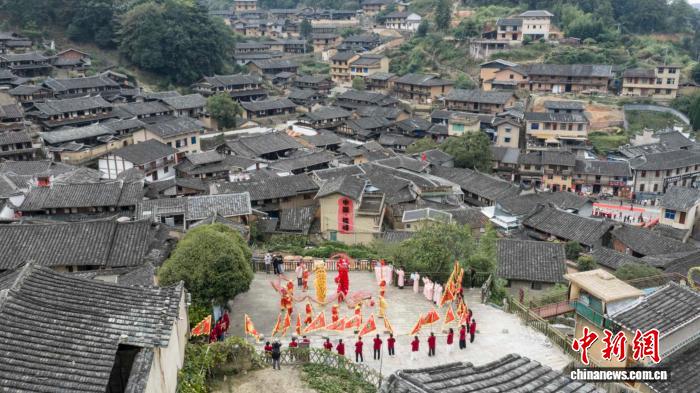 半岛体育